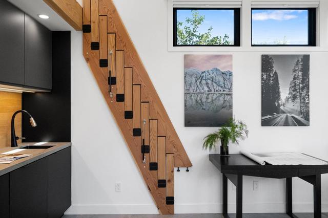 137 30th Avenue, San Mateo CA: https://media.crmls.org/mediaz/40bc92e8-1add-494b-aecd-90c27b01a137.jpg