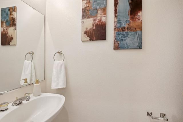 595 Shoal Circle,  CA: https://media.crmls.org/mediaz/40bcc079-e3c7-4c1a-aacd-6e5e63ae17c1.jpg