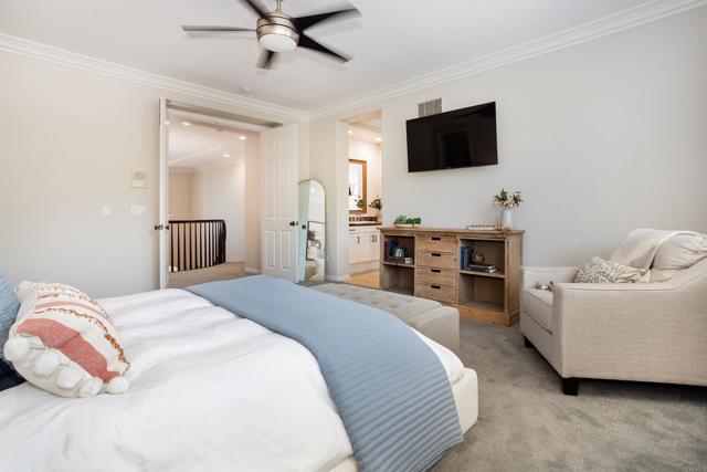7866 Calle Oliva, Carlsbad CA: https://media.crmls.org/mediaz/40bcd0da-b3c6-4873-b4db-398f88439d18.jpg