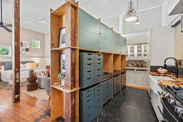 950 Noe Street, San Francisco CA: https://media.crmls.org/mediaz/40bd3859-4ca6-4046-9205-a95bbdc50100.jpg