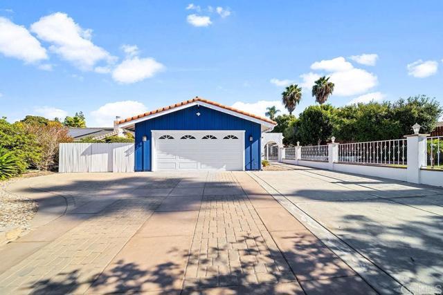 Detail Gallery Image 1 of 1 For 1713 Coyote Ct, Vista,  CA 92084 - 3 Beds | 2 Baths