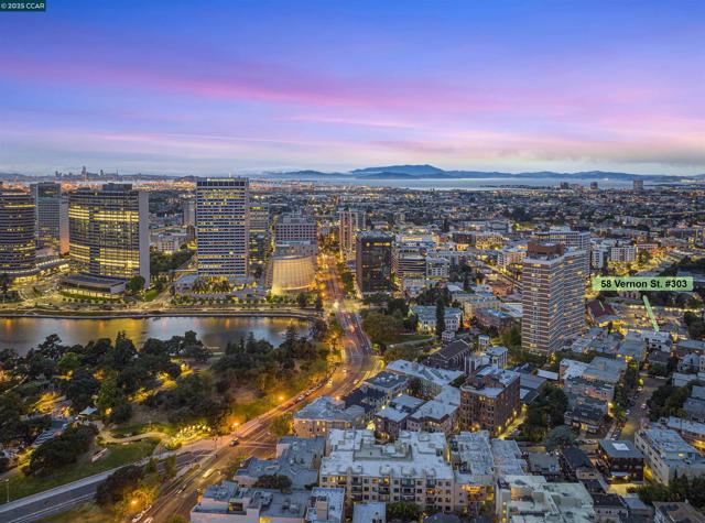 58 Vernon St, Oakland CA: https://media.crmls.org/mediaz/40be6e57-3f6b-46b7-a5d0-cb38829bb225.jpg