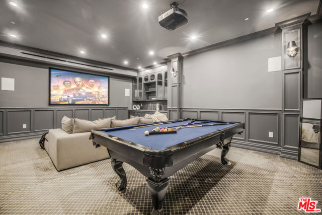 439 S Spalding Dr, Beverly Hills CA: https://media.crmls.org/mediaz/40be95cd-2902-4214-a6a1-1a172acb1f4e.jpg