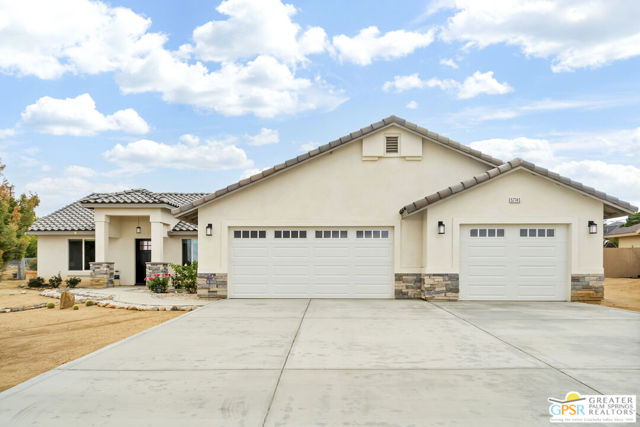 57745 San Tropeze Drive, Yucca Valley CA: https://media.crmls.org/mediaz/40be9856-5365-45b6-b92b-028b289b9d89.jpg