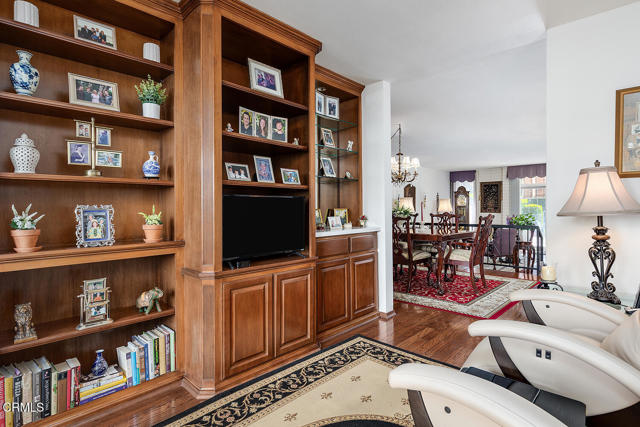 848 S ORANGE GROVE Boulevard, Pasadena CA: https://media.crmls.org/mediaz/40beb0bb-130f-4c8e-a54b-027ad59315af.jpg