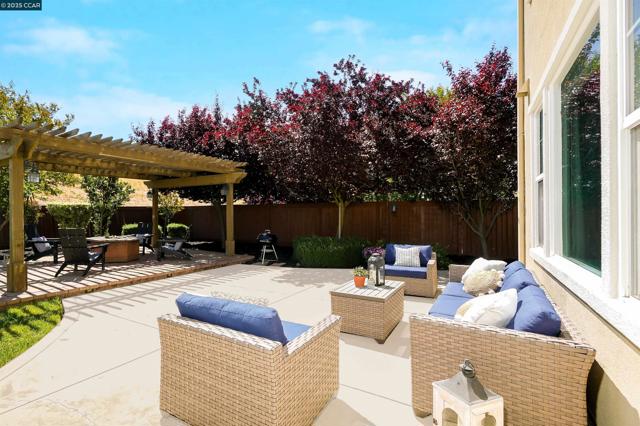 5152 Bengali St, Danville CA: https://media.crmls.org/mediaz/40bef7be-d287-42cc-b04b-17a4dd050ad8.jpg