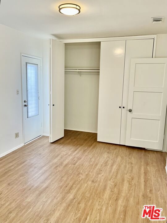3331 Inglewood Boulevard, Los Angeles CA: https://media.crmls.org/mediaz/40bf8f52-a4e0-4608-ad2e-b62dad00852a.jpg