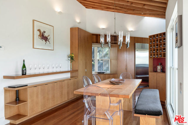 351 Wall Road, Napa CA: https://media.crmls.org/mediaz/40bfdcb5-3738-4d40-a54d-1a8f446118d4.jpg