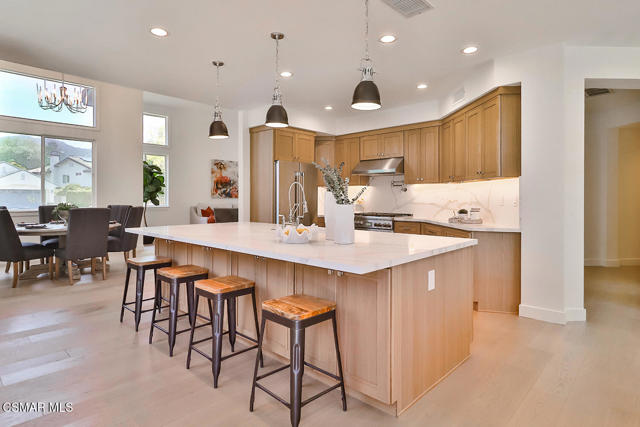 3327 Olivegrove Place, Thousand Oaks CA: https://media.crmls.org/mediaz/40c02fac-1239-4c87-ba06-94590f5c58fa.jpg