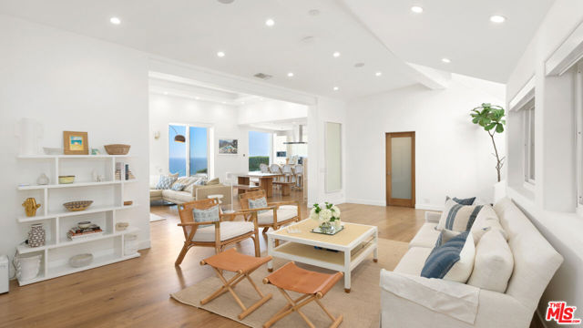 31654 Broad Beach Road, Malibu, California 90265, 4 Bedrooms Bedrooms, ,3 BathroomsBathrooms,Single Family Residence,For Sale,Broad Beach,24423277