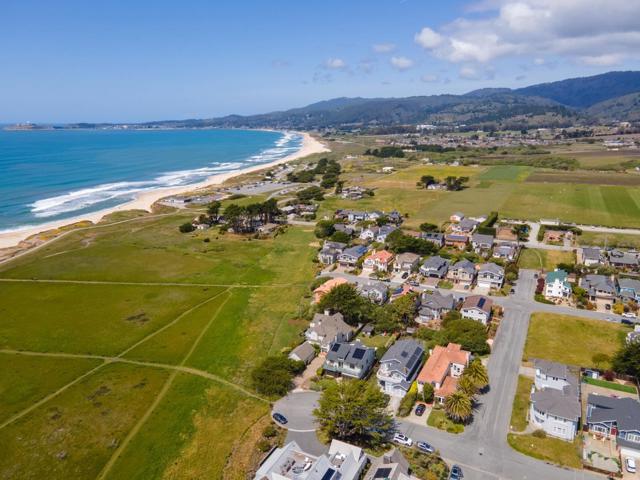 628 Alsace Loraine Avenue, Half Moon Bay CA: https://media.crmls.org/mediaz/40c03a61-2fb3-43bf-b910-065d2398c3f7.jpg