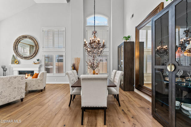 48 Golden Glen Drive, Simi Valley CA: https://media.crmls.org/mediaz/40c0a052-d3a6-4dde-8b63-75969e6d957a.jpg