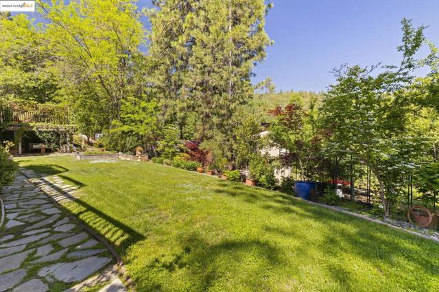 20581 Gerber Rd, Tuolumne CA: https://media.crmls.org/mediaz/40c0fd82-8b63-469d-8a3a-89273171a2dc.jpg