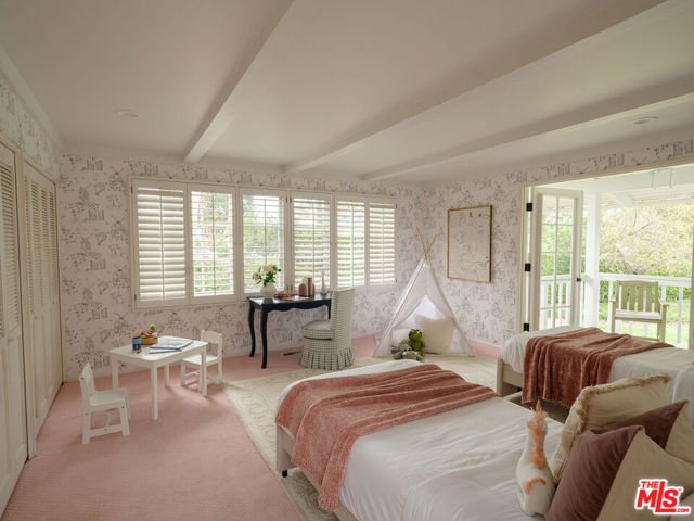 2 Eucalyptus Lane, Rolling Hills CA: https://media.crmls.org/mediaz/40c129c6-5217-4d9a-81a3-78bd6bf74228.jpg