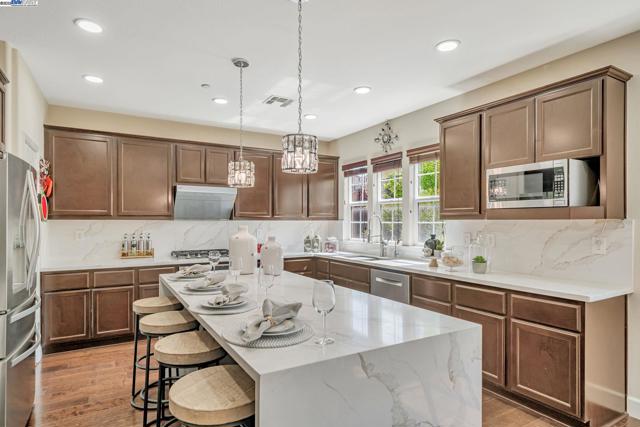 Image 15 of 60 For 6811 Syrah Dr