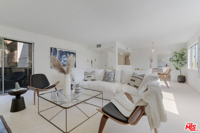 15060 Victory Boulevard, 105 photo 2