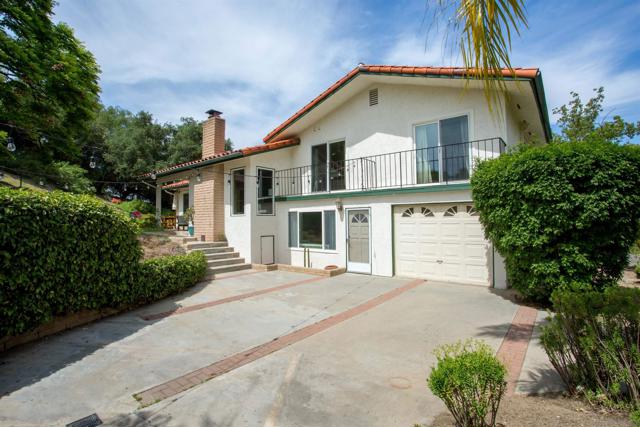 28628 Mountain Meadow Rd, Escondido CA: https://media.crmls.org/mediaz/40c25c1e-2614-4f13-bd99-6462c39c9531.jpg
