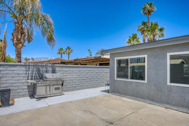 43135 Tennessee Avenue, Palm Desert CA: https://media.crmls.org/mediaz/40c265d3-ef36-4380-927c-db04ec731b68.jpg
