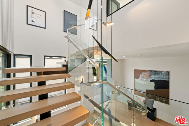 818 N Curson Avenue, Los Angeles CA: https://media.crmls.org/mediaz/40c26c62-0a34-4554-b09c-14790de5cc95.jpg