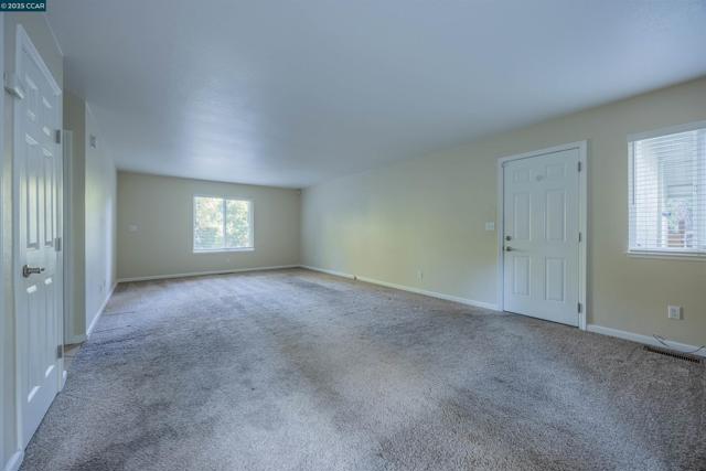 320 Miranda Ln, Alamo CA: https://media.crmls.org/mediaz/40c29954-24c9-4d40-a22d-17beb9a64034.jpg