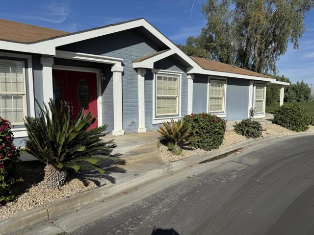 35610 Mexico Way, Thousand Palms CA: https://media.crmls.org/mediaz/40c35e0b-7c3a-41bd-8301-48a45e4abd5a.jpg