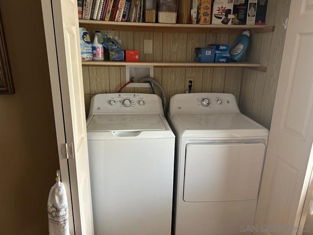 1501 Anza, Vista CA: https://media.crmls.org/mediaz/40c36d21-fb83-4a3d-ae95-07880a0d282c.jpg