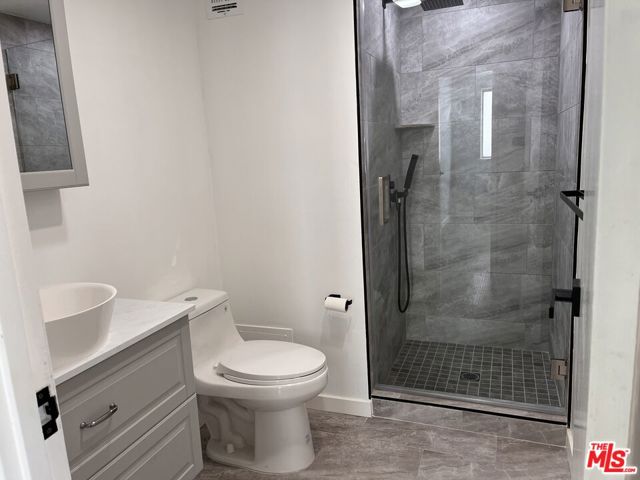 10787 Wilshire Boulevard, Los Angeles CA: https://media.crmls.org/mediaz/40c3c90e-941a-4bb4-aabf-a87795b127db.jpg