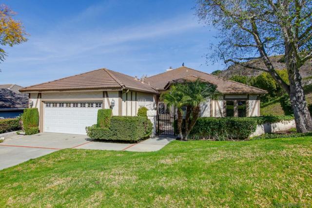 14231 Fox Run Row, San Diego CA: https://media.crmls.org/mediaz/40c5018e-d4e1-4c3c-b62b-fa642b9835fe.jpg