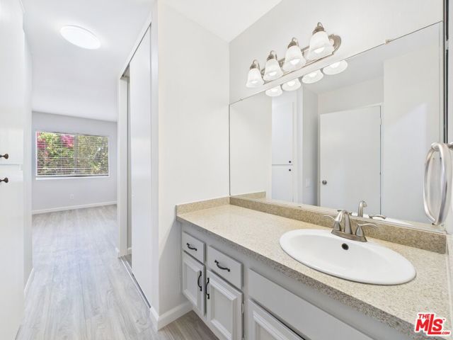 5460 White Oak Avenue, Encino CA: https://media.crmls.org/mediaz/40c51e92-05b0-48c9-a3cb-756c985dd3bc.jpg