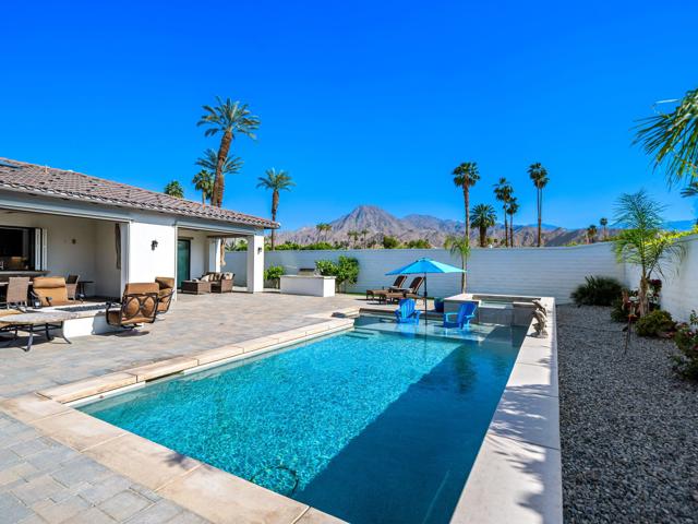 75201 Citadel Place, Indian Wells CA: https://media.crmls.org/mediaz/40c56b22-f522-4b36-a000-c4207f6ba8ed.jpg
