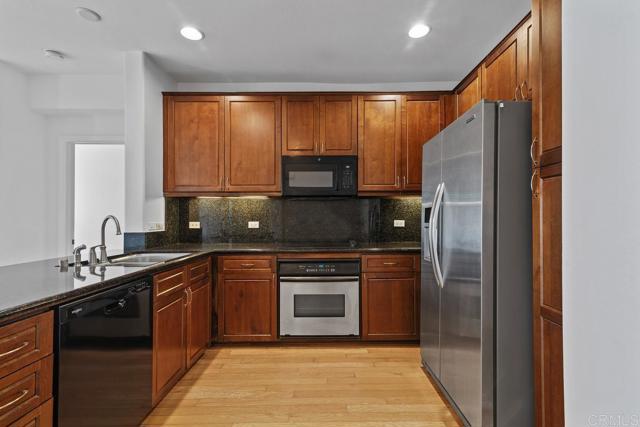 Detail Gallery Image 5 of 27 For 3857 Pell Pl #406,  San Diego,  CA 92130 - 2 Beds | 2 Baths