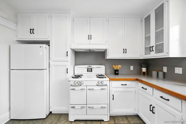 1720 Bancroft St., San Diego CA: https://media.crmls.org/mediaz/40c5b01a-3692-467b-9652-8d334c18405d.jpg