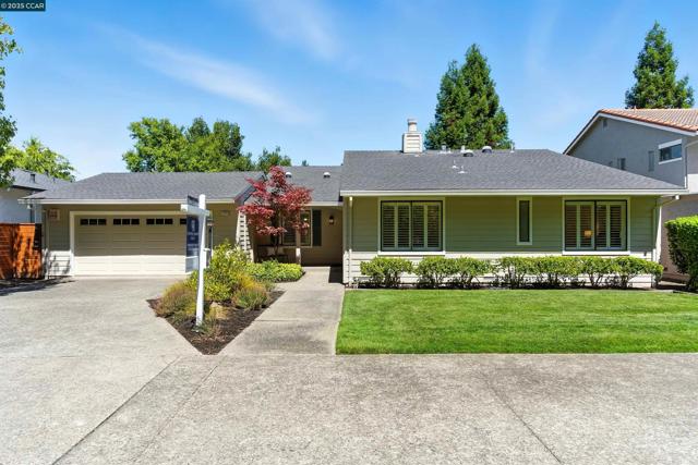 1725 Spyglass Ln, Moraga CA: https://media.crmls.org/mediaz/40c64d14-a510-45c7-9796-a20b20823caf.jpg