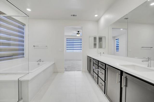 2606 Salinger Avenue, Tracy CA: https://media.crmls.org/mediaz/40c75208-5195-48fc-9aac-083d1d7f8c0a.jpg