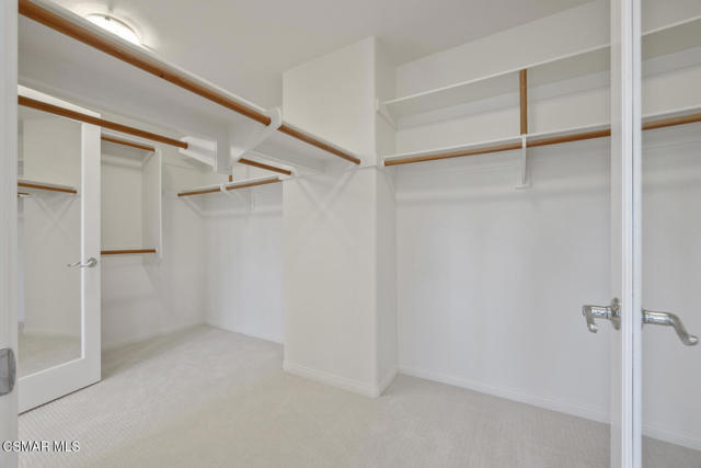 3034 Heavenly Ridge Street, Thousand Oaks CA: https://media.crmls.org/mediaz/40c792b1-f76d-4735-af6e-101e02fc9d52.jpg