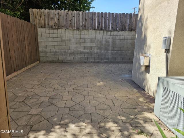 5616 Etiwanda Avenue, Tarzana CA: https://media.crmls.org/mediaz/40c7b6a8-92ea-4f93-8456-72969b73b4b6.jpg