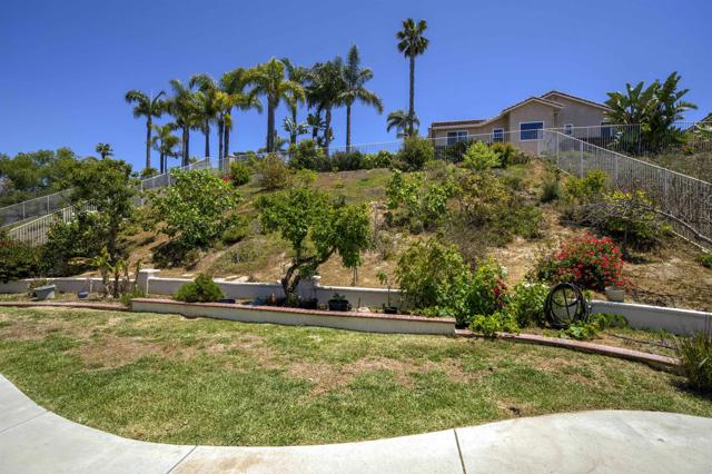 Detail Gallery Image 6 of 25 For 5110 Wisteria Drive, Oceanside,  CA 92056 - 4 Beds | 2/1 Baths