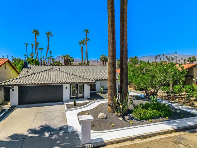 69291 Tamala Avenue, Cathedral City CA: https://media.crmls.org/mediaz/40c96735-58ab-4562-8e21-1c56881ac22e.jpg