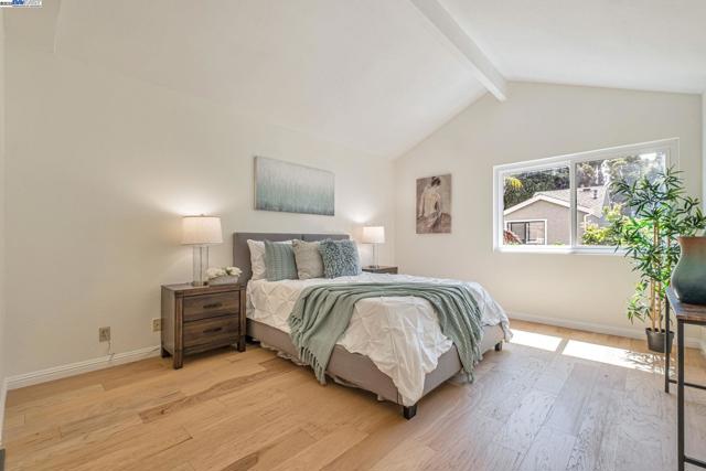 4834 Garnet Cmn, Fremont CA: https://media.crmls.org/mediaz/40ca4253-9aec-402a-be2c-624daa7e1a19.jpg