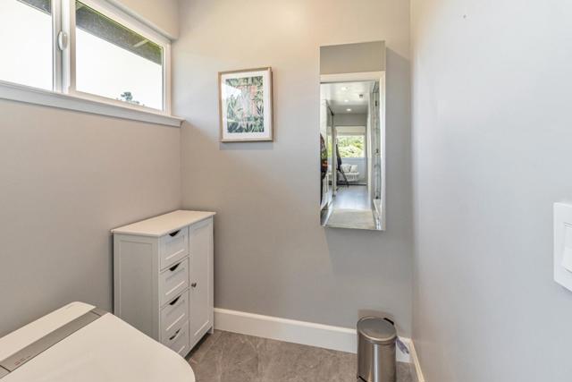 11550 Skyline Boulevard, Oakland CA: https://media.crmls.org/mediaz/40cae26d-c031-4492-8fb4-f5b5030a53b6.jpg