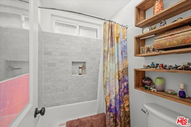 12938 Valleyheart Drive, Studio City CA: https://media.crmls.org/mediaz/40cb239d-9ede-4aa3-9aa1-09dc6d4a4dd1.jpg