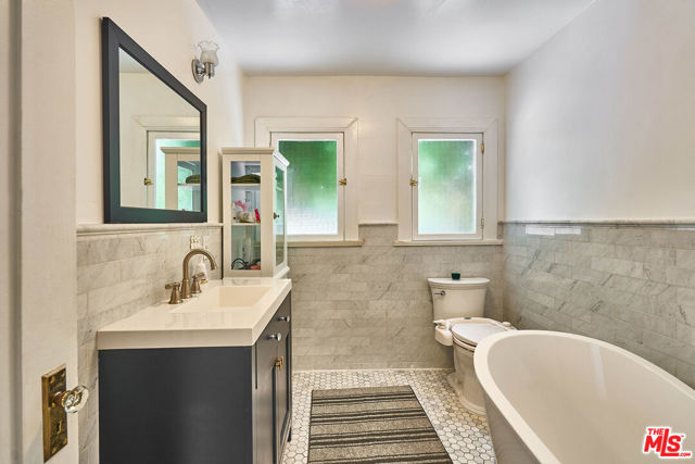 1283 South WINDSOR photo 22