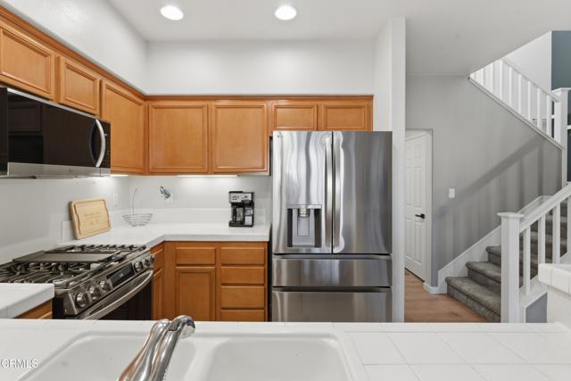 27072 Victoria Lane, Valencia CA: https://media.crmls.org/mediaz/40cb61bf-bac7-45d5-bf7a-4012b6cbfab2.jpg