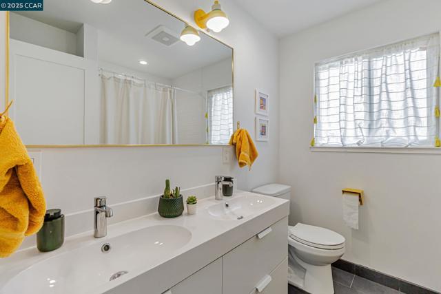 503 Vine Hill Way, Martinez CA: https://media.crmls.org/mediaz/40cbe533-849d-419e-908e-02f8c2fa58ce.jpg
