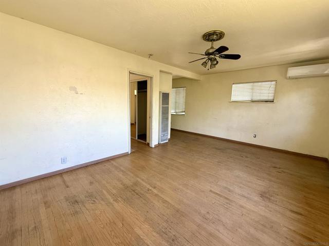 2315 Berry St, Lemon Grove CA: https://media.crmls.org/mediaz/40cc4af2-c13e-46a0-aea4-635329c8705e.jpg