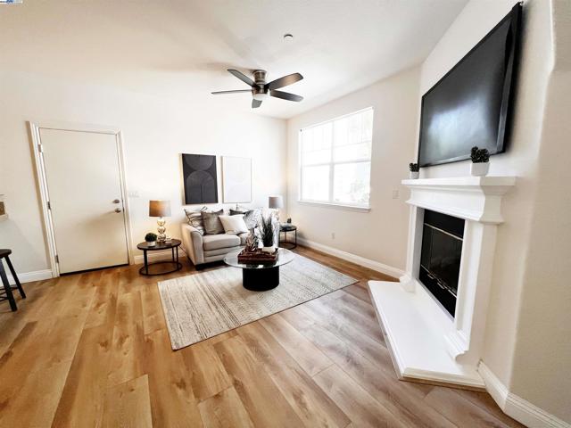 49031 Woodgrove Cmn, Fremont CA: https://media.crmls.org/mediaz/40cc6435-cced-499b-a711-99f9a1f0aa9f.jpg