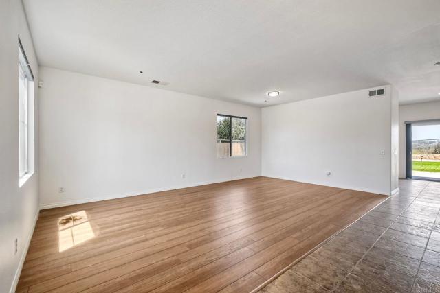 5478 Alexandrine Court, Oceanside CA: https://media.crmls.org/mediaz/40ccae84-4aa7-4714-8521-22d45ac78942.jpg