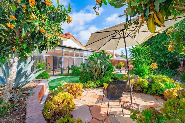 6433 La Paloma Street, Carlsbad CA: https://media.crmls.org/mediaz/40cd4e90-18a5-4310-89ed-44a7e615a20b.jpg