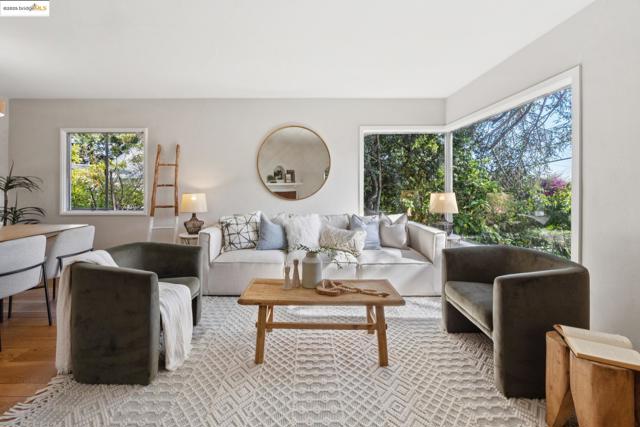 5318 Fleming Avenue, Oakland CA: https://media.crmls.org/mediaz/40ce28e9-1ee2-4d3e-8d1c-42904cc1923d.jpg