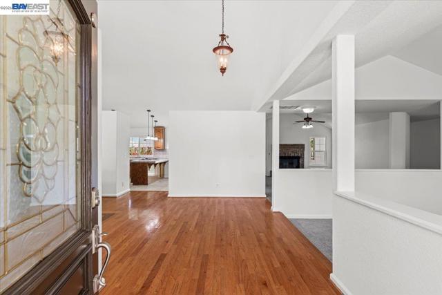 27000 S Hillview St, Tracy CA: https://media.crmls.org/mediaz/40cea02b-b189-4a96-b42d-199f1e9f42b2.jpg